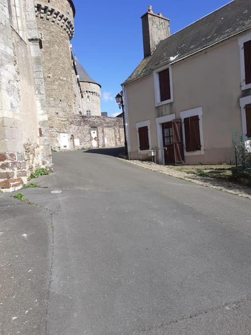 Charming Detached 2 Bedroom Ancient House In Medieval Quarter Of A Small Town In The Pays De La Loire, France Sillé-le-Guillaume Exteriér fotografie